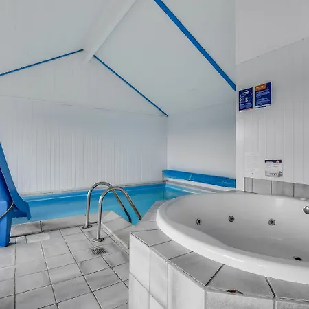House With Pool, Spa, And Sauna By The Sea - Sj220 Semesterbostad *