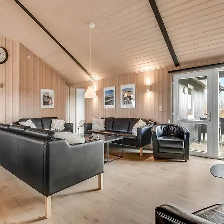House With Pool, Spa, And Sauna By The Sea - Sj220