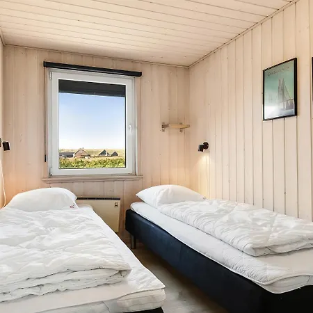 Semesterbostad House With Pool, Spa, And Sauna By The Sea - Sj220 Harboør