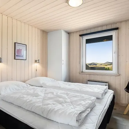 Vakantiehuis House With Pool, Spa, And Sauna By The Sea - Sj220